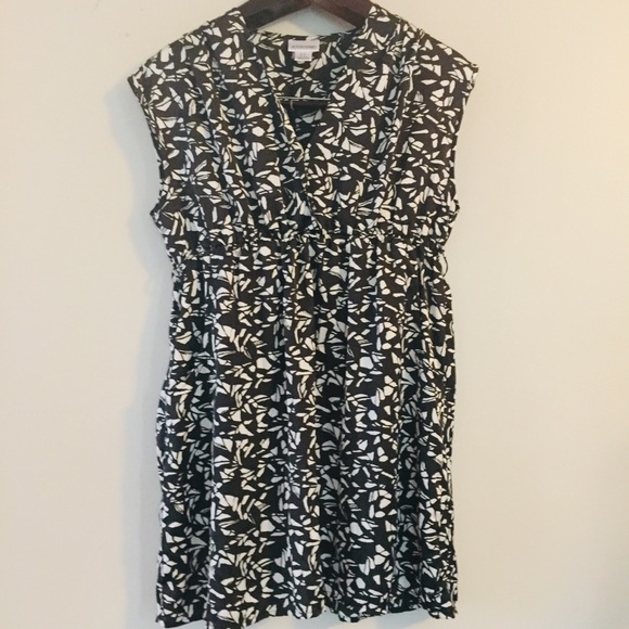 Tops - Motherhood Maternity blouse. Medium